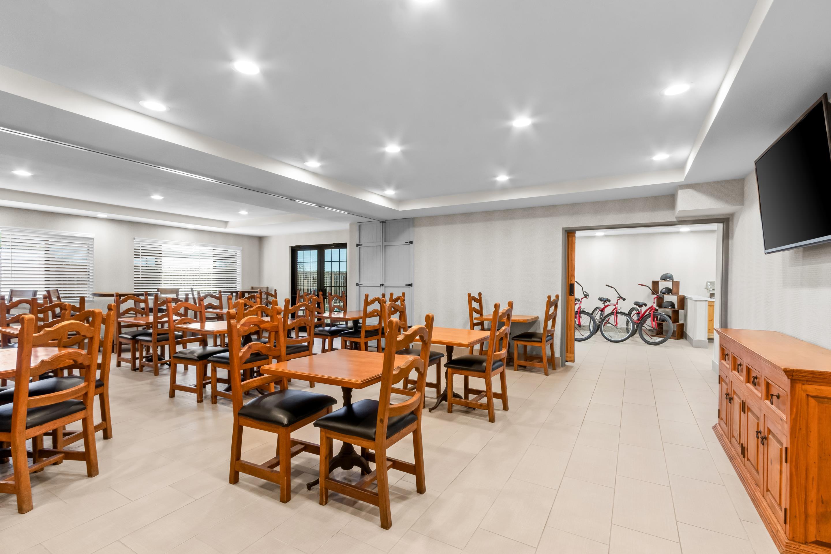 AZ BreakfastArea jpg | Red Lion Inn & Suites Goodyear