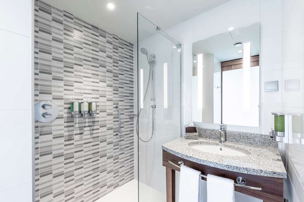 Hampton by Hilton Oswiecim Room Type - TWIN ROOM