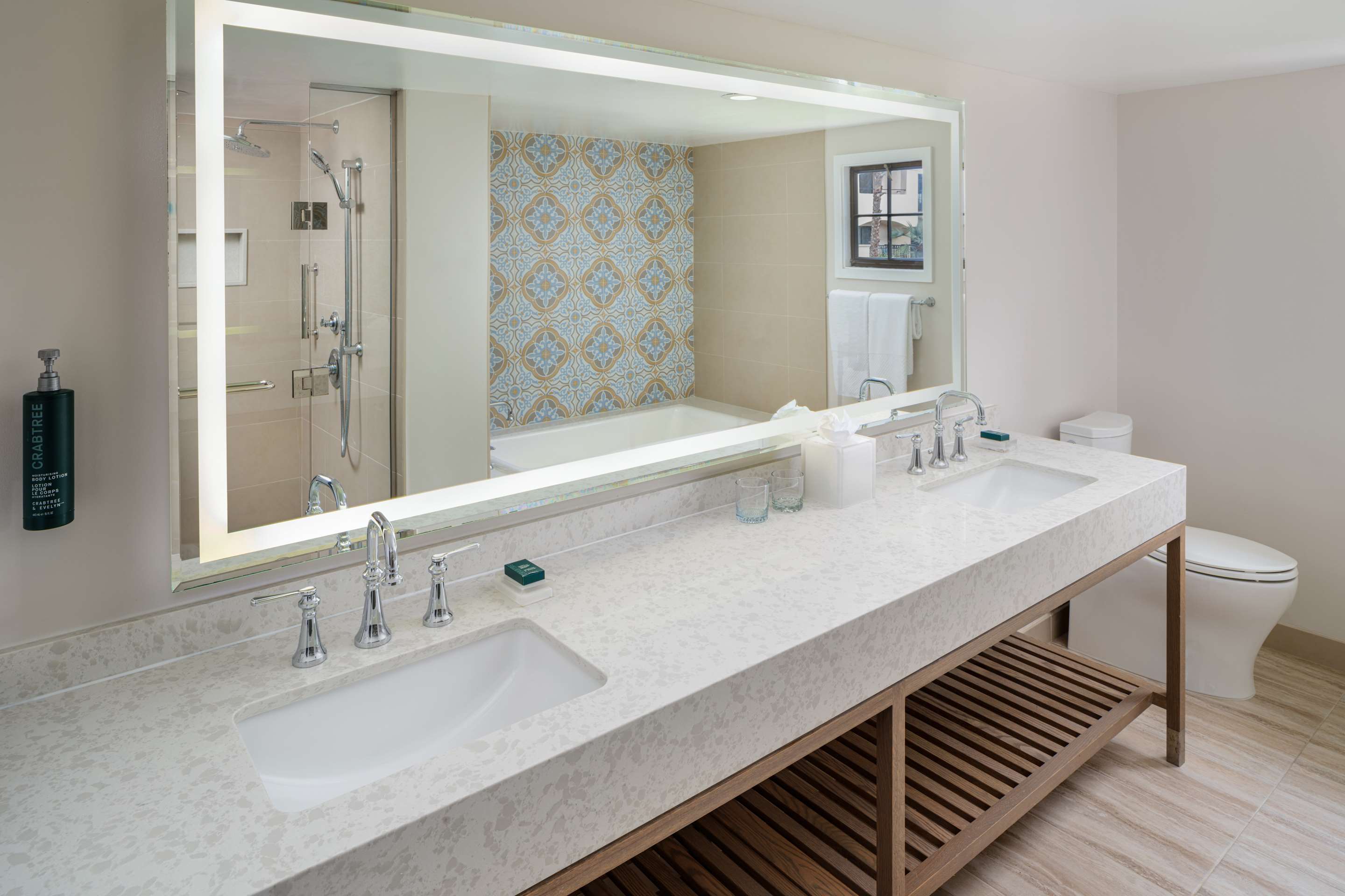 Guest room bath