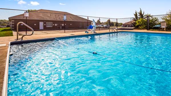 Pool - SureStay Plus Hotel by Best Western Kearney