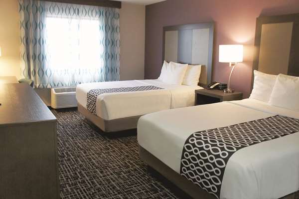  - La Quinta Inn & Suites Airport Wichita