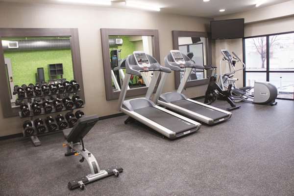 Fitness/ Exercise Room - La Quinta Inn & Suites Airport Wichita