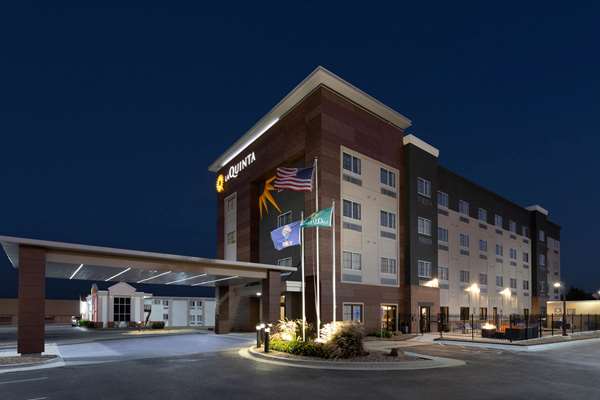Exterior view - La Quinta Inn & Suites Airport Wichita
