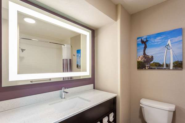 Guest Room,Bathroom,On-Site