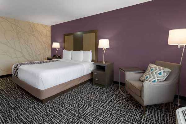  - La Quinta Inn & Suites Airport Wichita