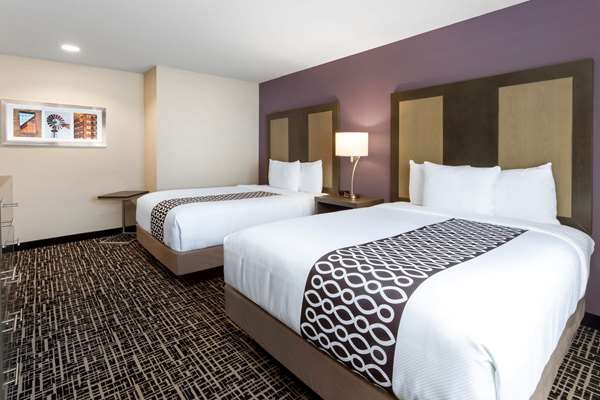 Suite - La Quinta Inn & Suites Airport Wichita
