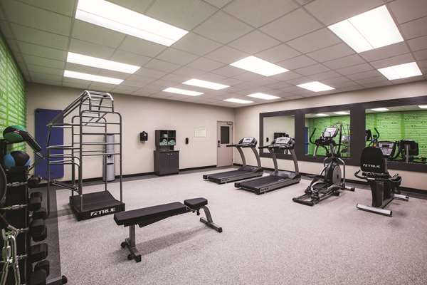 Fitness/ Exercise Room - La Quinta Inn & Suites Arboretum Garland - I-635, Exit 11A