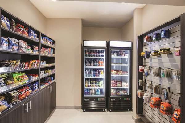  - La Quinta Inn & Suites Arboretum Garland - I-635, Exit 11A