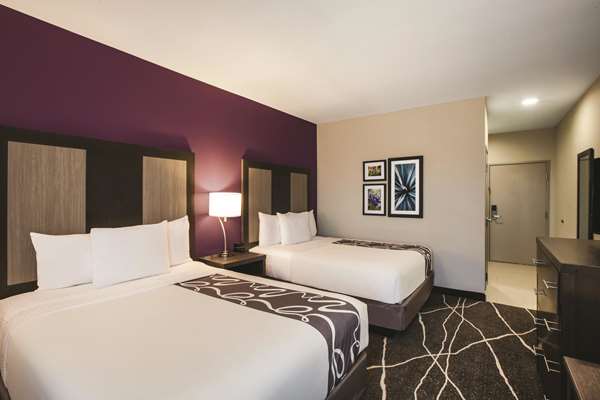  - La Quinta Inn & Suites Arboretum Garland - I-635, Exit 11A