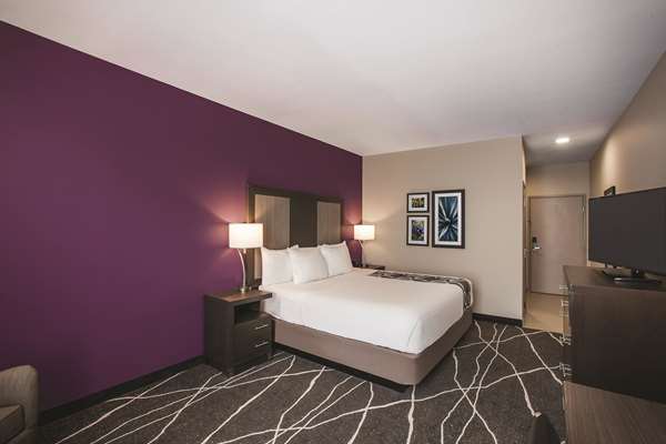  - La Quinta Inn & Suites Arboretum Garland - I-635, Exit 11A