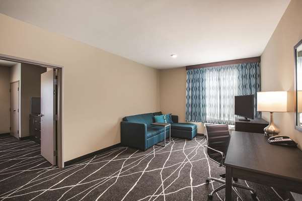 Suite - La Quinta Inn & Suites Arboretum Garland - I-635, Exit 11A