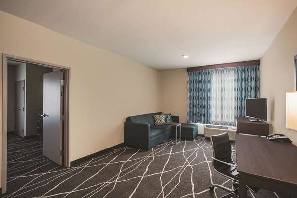 Suite - La Quinta Inn & Suites Arboretum Garland - I-635, Exit 11A
