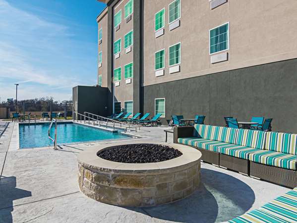 Pool - La Quinta Inn & Suites Wylie