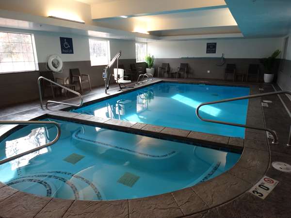 Pool - Best Western Duchesne Inn