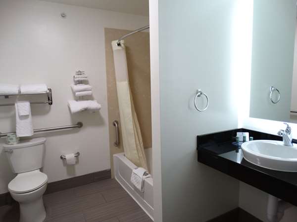  - Best Western Duchesne Inn