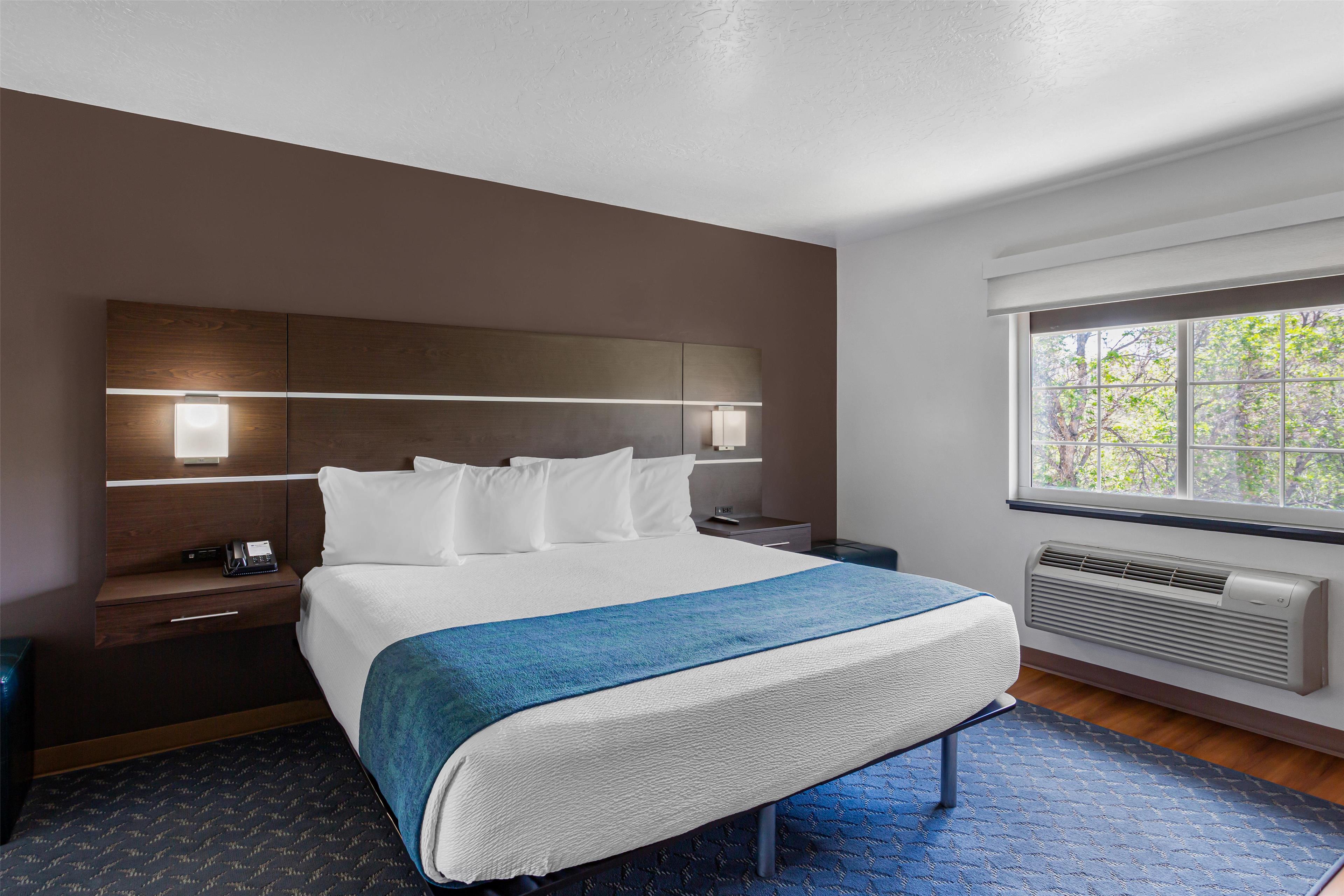 Best Western Duchesne Inn Room Type - Accessible - 1 King, Mobility Accessible, Bathtub, Full Kitchen, Non-Smoking, Full Breakfast Best Western Duchesne Inn Room Type - Accessible - 1 King, Mobility Accessible, Bathtub, Full Kitchen, Non-Smoking, Full Breakfast