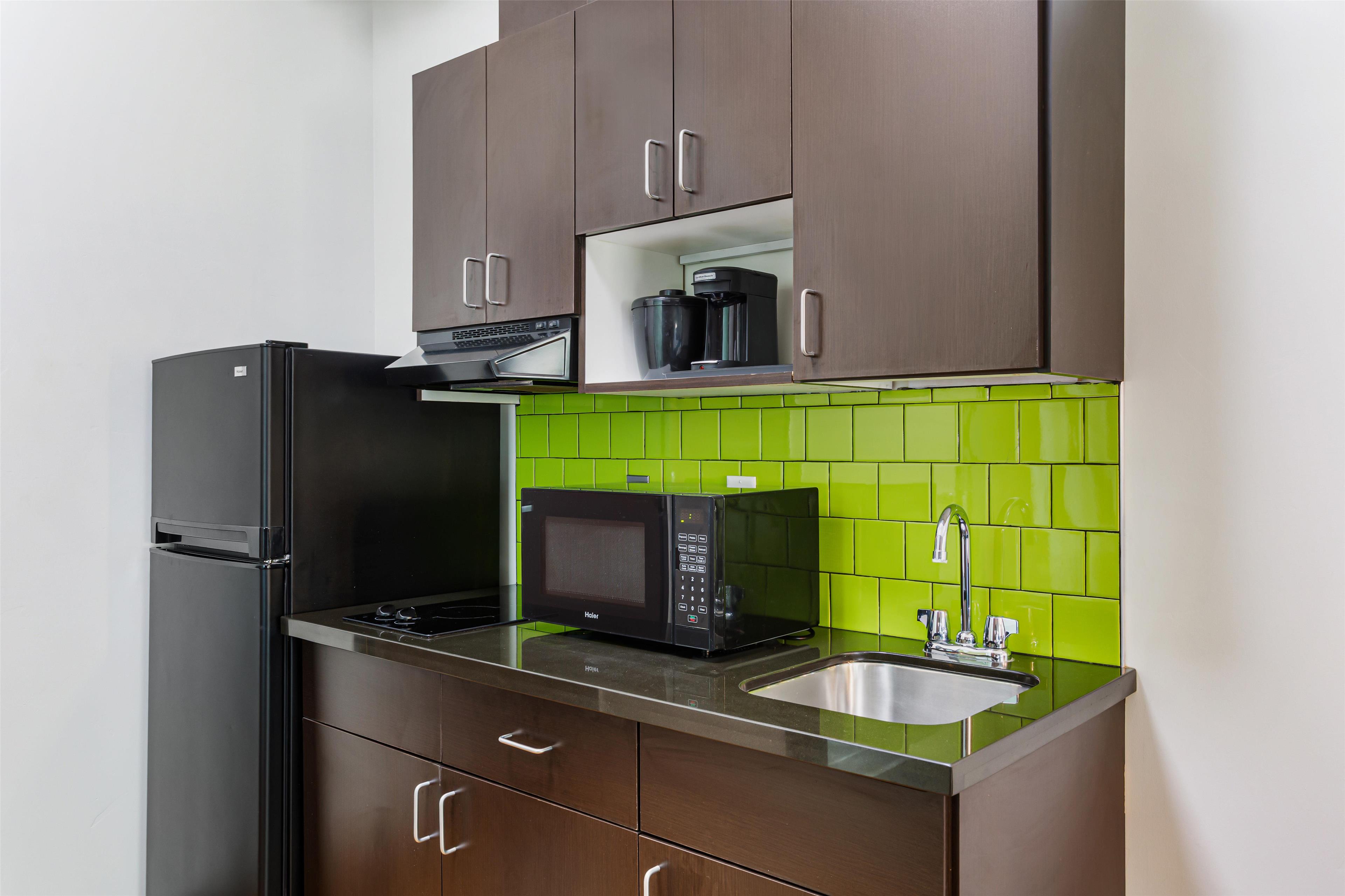 Best Western Duchesne Inn Room Type - 1 King Bed, Non-Smoking, Full Kitchen, Microwave And Refrigerator, Wi-Fi, Pet Friendly Room, Full Br Best Western Duchesne Inn Room Type - 1 King Bed, Non-Smoking, Full Kitchen, Microwave And Refrigerator, Wi-Fi, Pet Friendly Room, Full Br