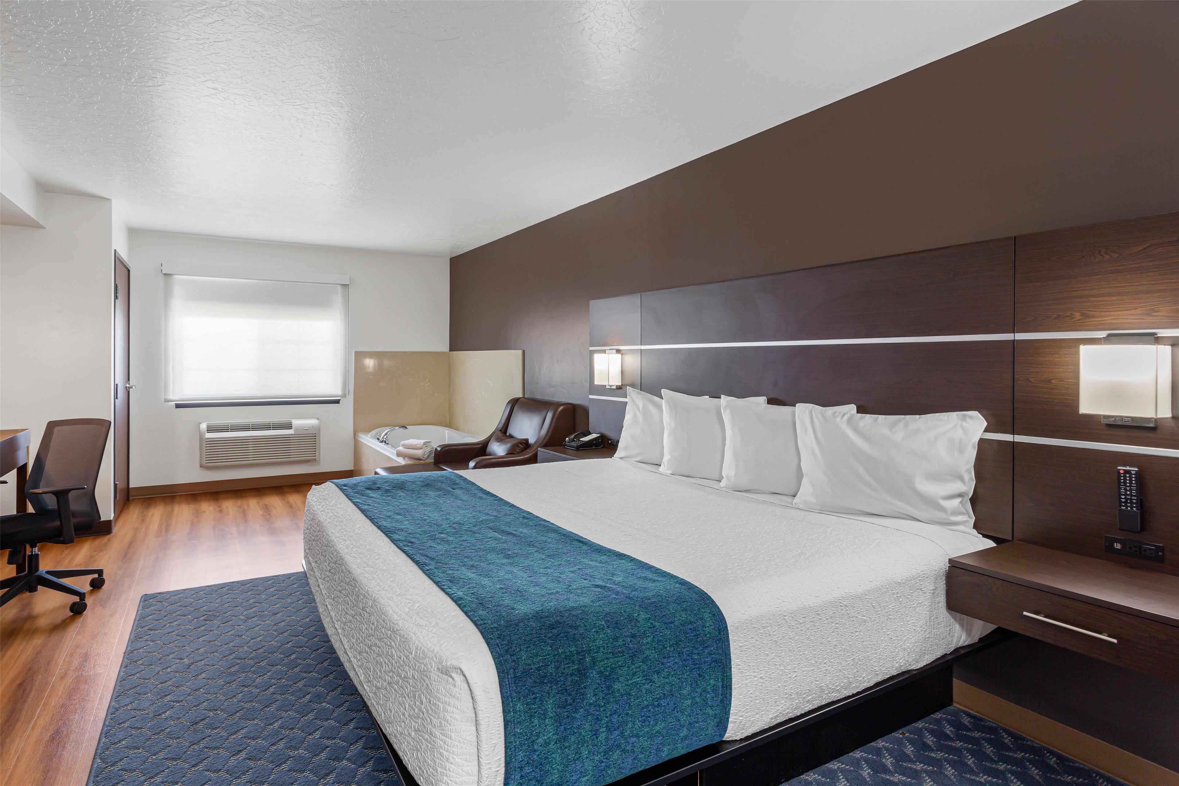 Best Western Duchesne Inn Room Type - 1 King Bed, Non-Smoking, Whirlpool, Full Kitchen, Microwave, Refrigerator, Full Breakfast Best Western Duchesne Inn Room Type - 1 King Bed, Non-Smoking, Whirlpool, Full Kitchen, Microwave, Refrigerator, Full Breakfast
