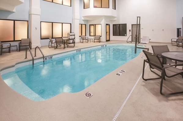 Pool - La Quinta Inn & Suites Kokomo