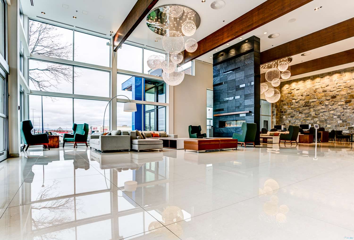 OTL Gouverneur Hotel Chicoutimi, QC See Discounts