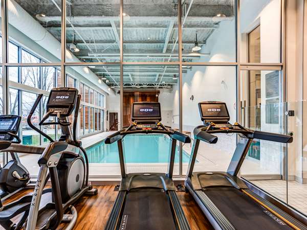Fitness/ Exercise Room - OTL Gouverneur Hotel Chicoutimi