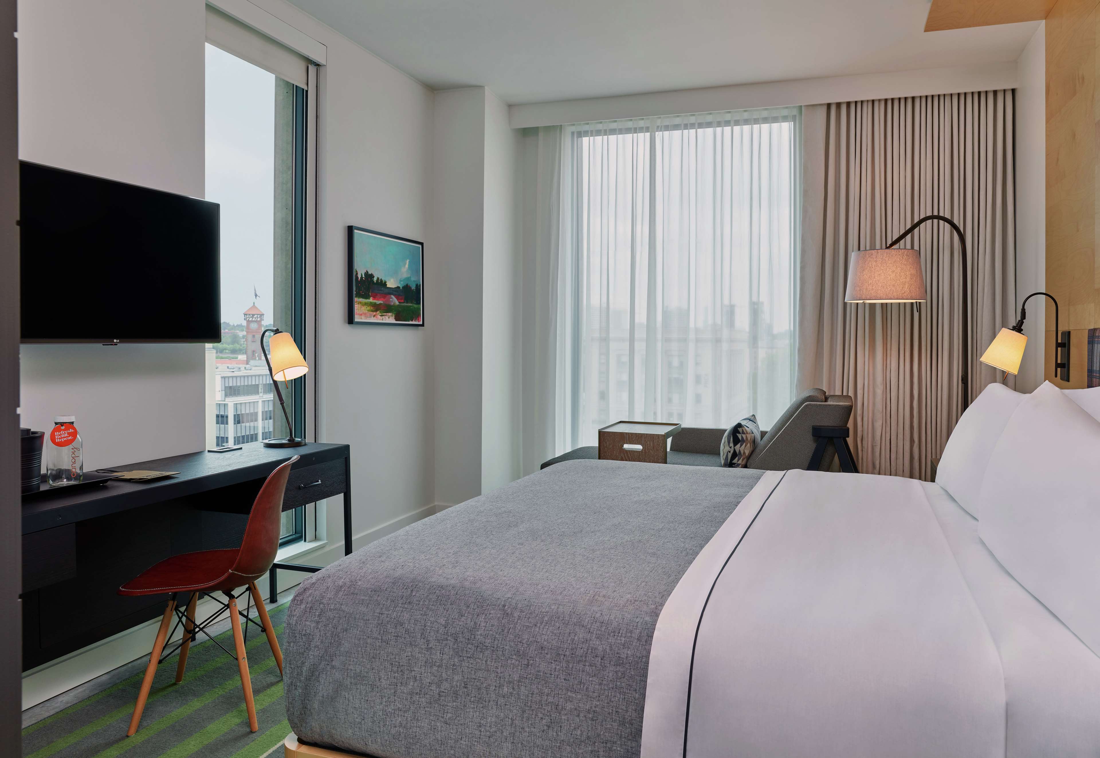 Canopy by Hilton Portland Pearl District Room Type - 1 KING CORNER HEAR ACCESS