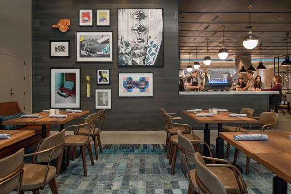 Restaurant - Canopy by Hilton Hotel Pearl District Portland - I-405, Exit 2B