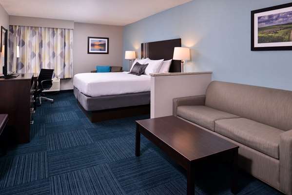 Suite - Best Western St Clairsville Hotel - I-70, Exit 218