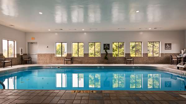 Pool - Best Western St Clairsville Hotel - I-70, Exit 218