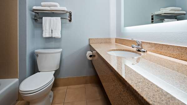  - Best Western St Clairsville Hotel - I-70, Exit 218