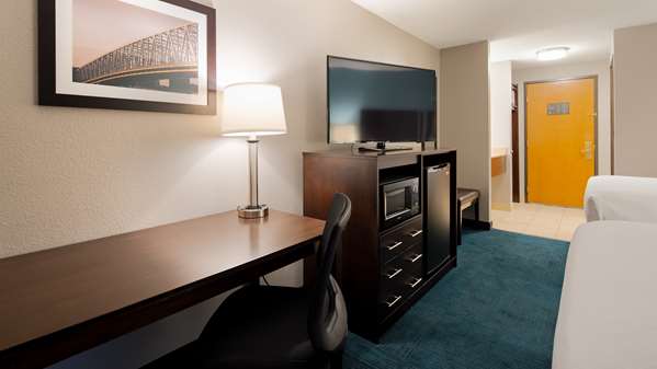  - Best Western St Clairsville Hotel - I-70, Exit 218