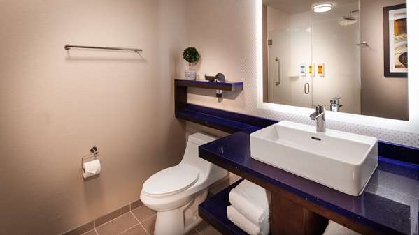  - GLo Best Western Asheville Hotel - I-240, Exit 7