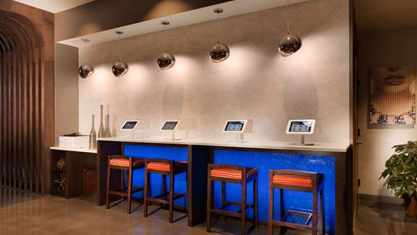  - GLo Best Western Asheville Hotel - I-240, Exit 7