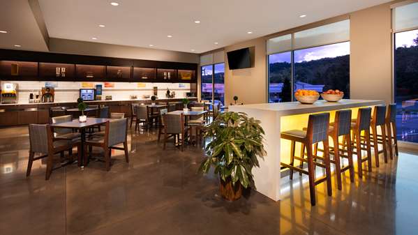 Amenities - GLo Best Western Asheville Hotel - I-240, Exit 7