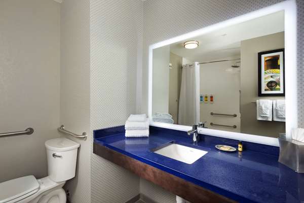  - GLo Best Western Asheville Hotel - I-240, Exit 7