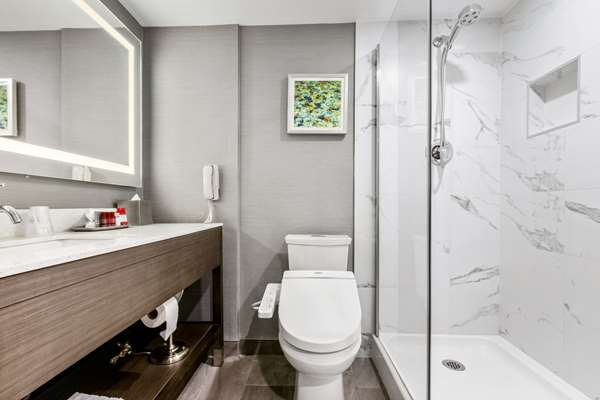  - Best Western Premier Calgary Plaza Hotel & Conference Centre