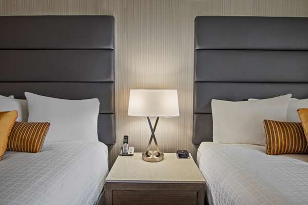  - Best Western Premier Calgary Plaza Hotel & Conference Centre