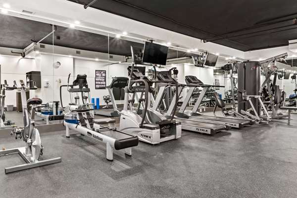 Fitness/ Exercise Room - Best Western Premier Calgary Plaza Hotel & Conference Centre
