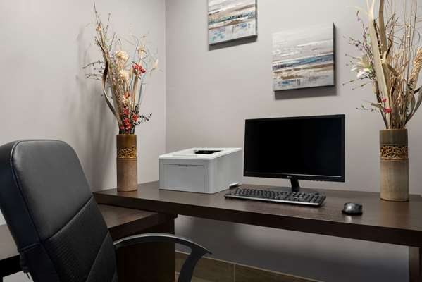 Conference Area - Baymont Inn & Suites Airport Belleville