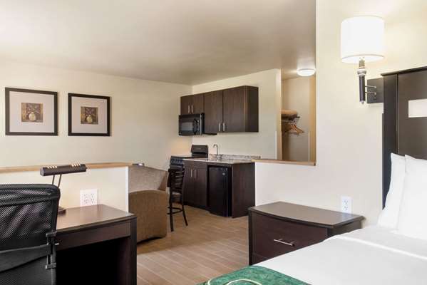Suite - Baymont Inn & Suites Glenwood