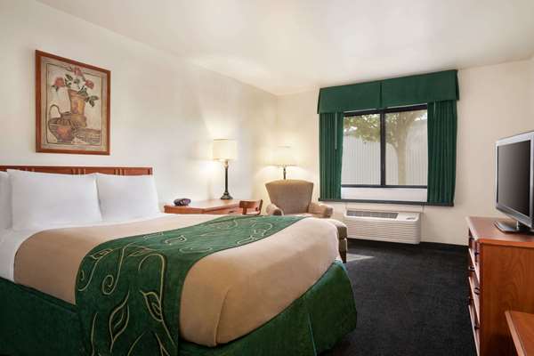  - Baymont Inn & Suites Buffalo Airport Cheektowaga - I-90, Exit 52