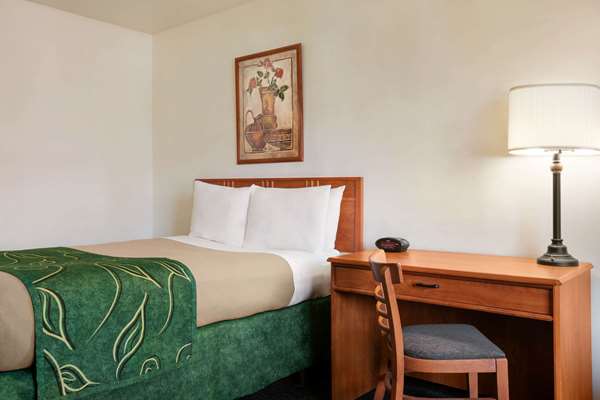  - Baymont Inn & Suites Buffalo Airport Cheektowaga - I-90, Exit 52