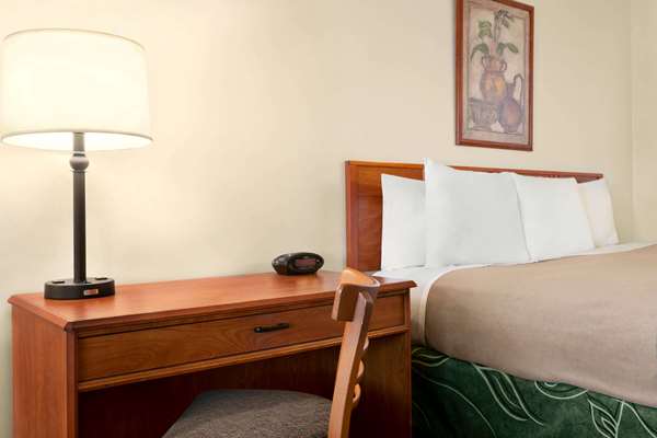  - Baymont Inn & Suites Buffalo Airport Cheektowaga - I-90, Exit 52