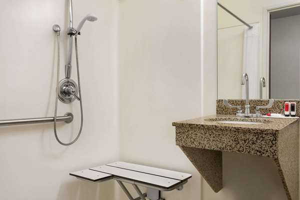  - Baymont Inn & Suites Buffalo Airport Cheektowaga - I-90, Exit 52