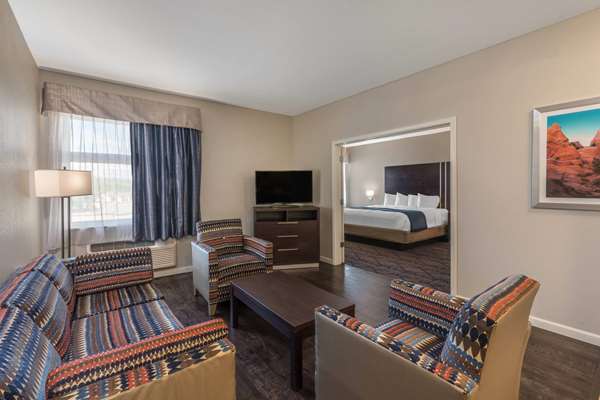 Suite - Baymont Inn & Suites Albuquerque - I-25, Exit 222