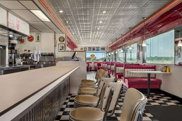 Restaurant - Baymont Inn & Suites Fremont