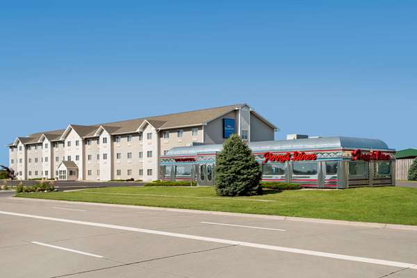 Exterior view - Baymont Inn & Suites Fremont