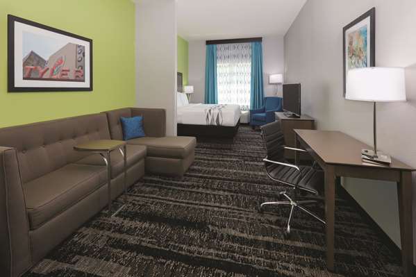  - La Quinta Inn & Suites South Tyler