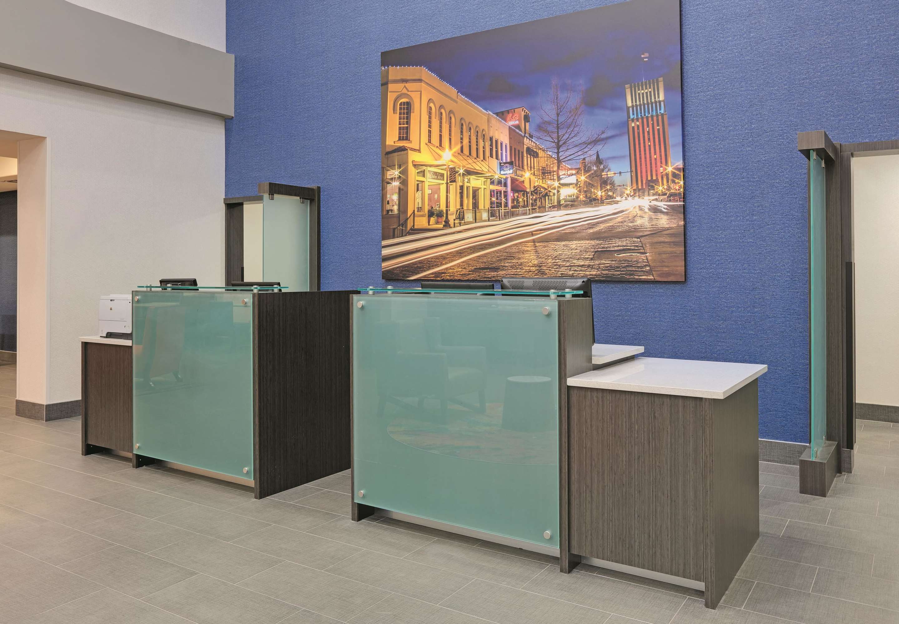 Lobby | La Quinta Inn & Suites by Wyndham Tyler South