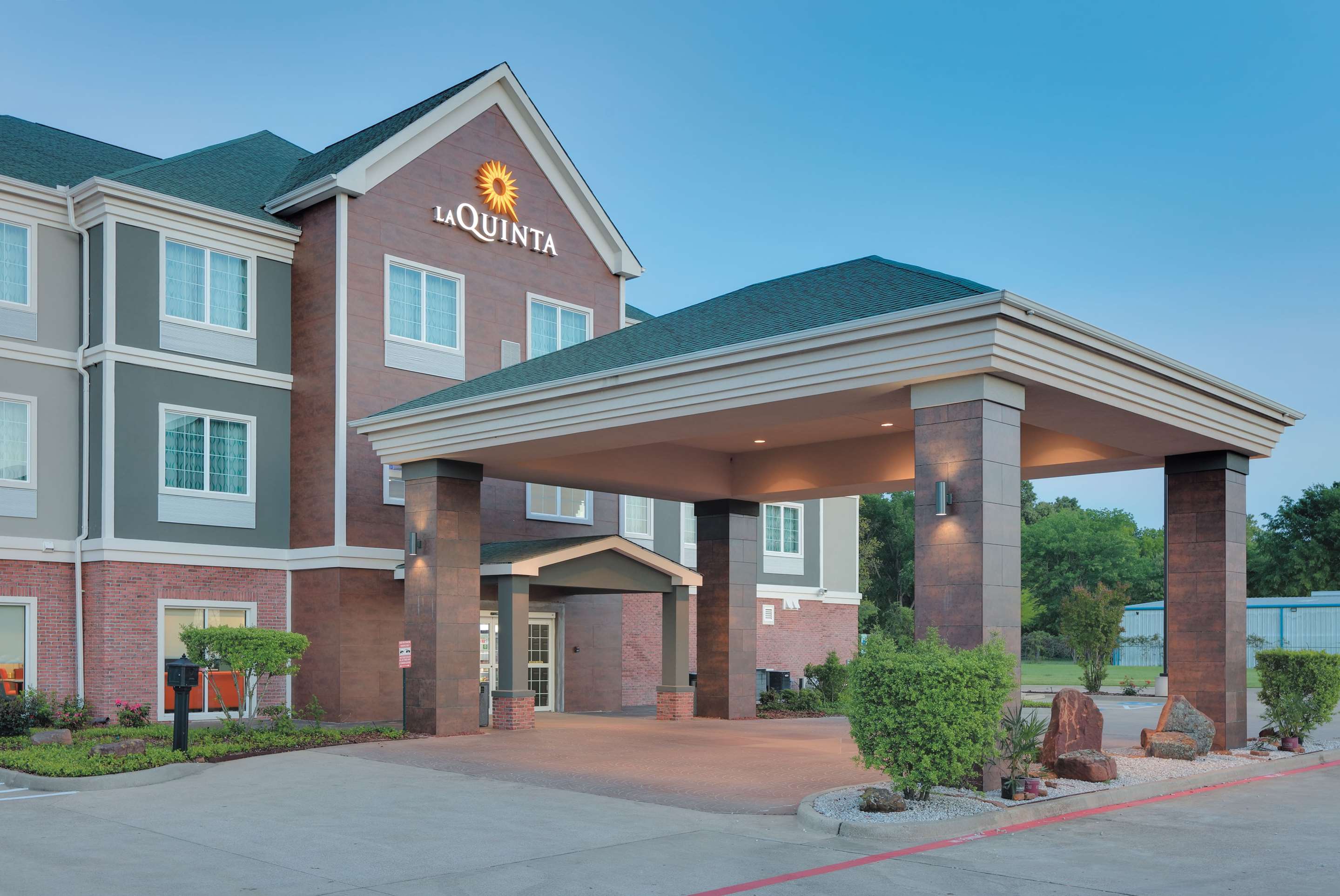 Exterior | La Quinta Inn & Suites by Wyndham Tyler South